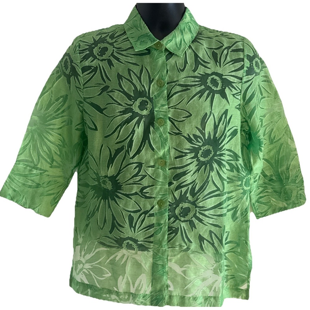 Erin  London Green  Daisy Lace Cover Top Sz Small 3/4 Length Sleeves